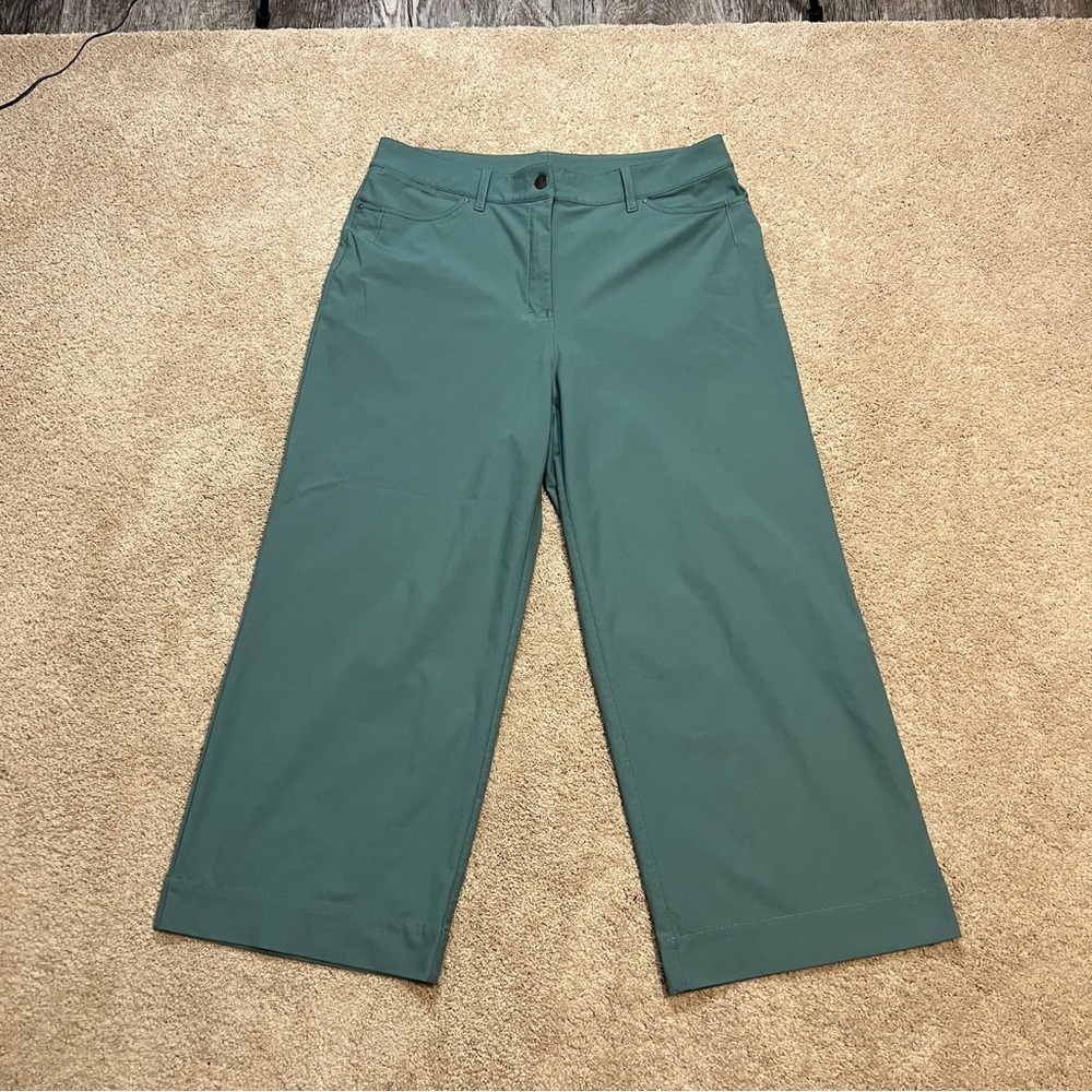 lululemon athletica Wide Leg Cropped Pants in Teal Green